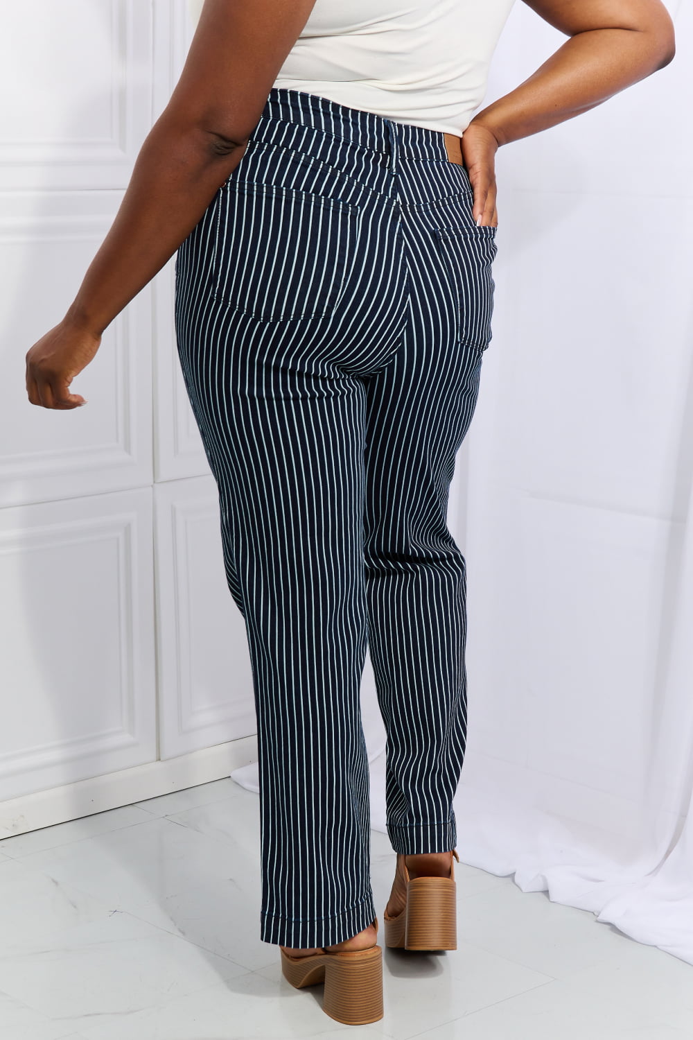 Judy Blue Cassidy High Waisted Tummy Control Striped Jeans – Full Size - Fashorio