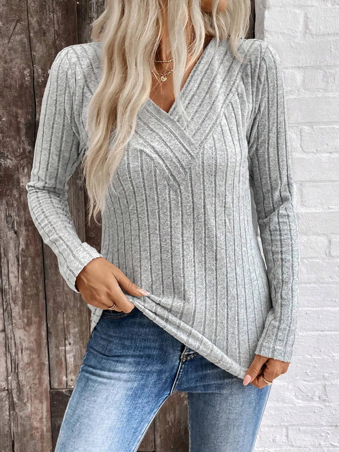 Ribbed V-Neck Long Sleeve Knit T-Shirt - Fashorio