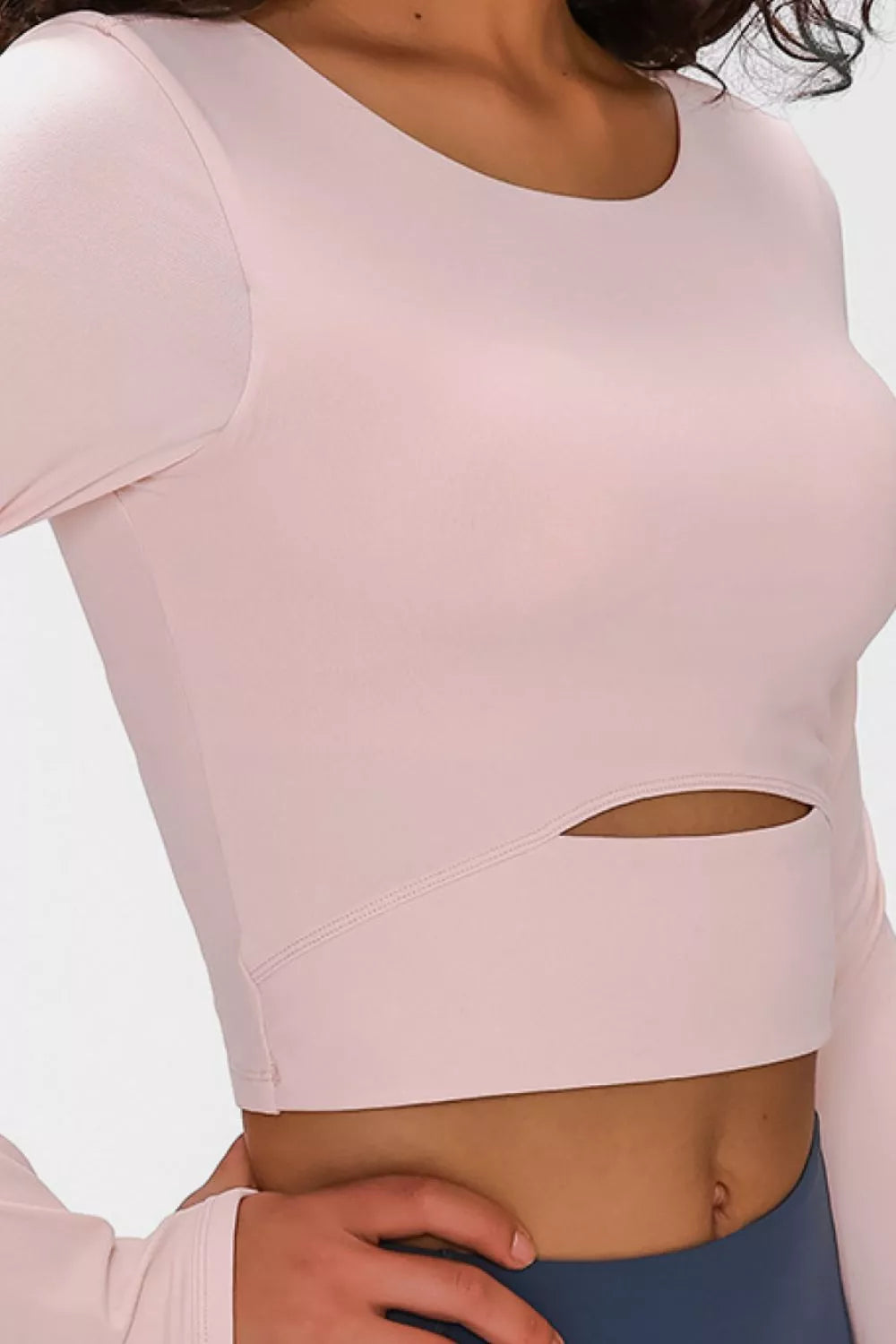 long sleeve cropped active top side view