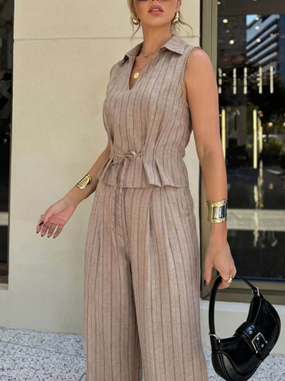 Wide leg pants from striped matching set detail