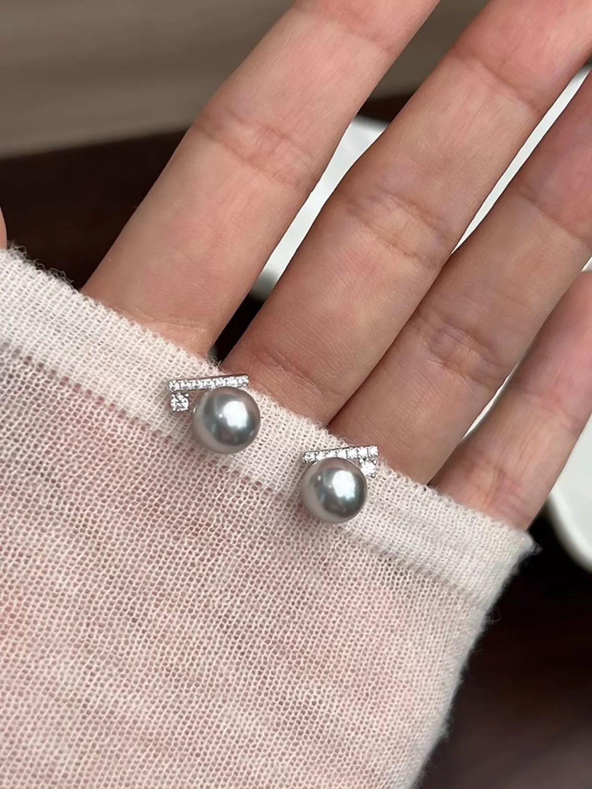 zircon pearl stud earrings main view