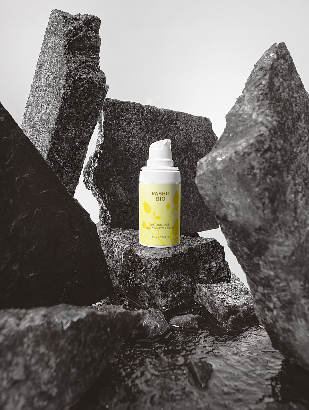 Peptide eye cream for fine lines lifestyle