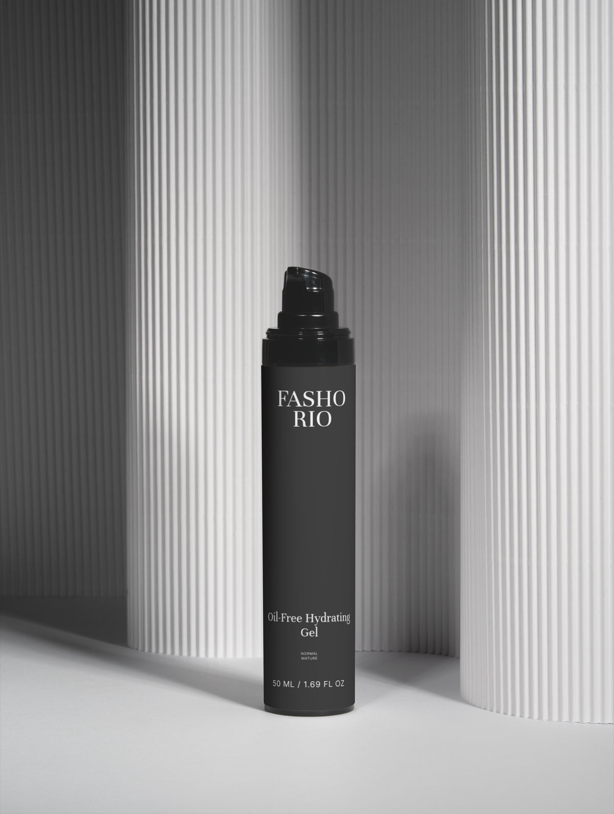 Lightweight hydrating gel side view