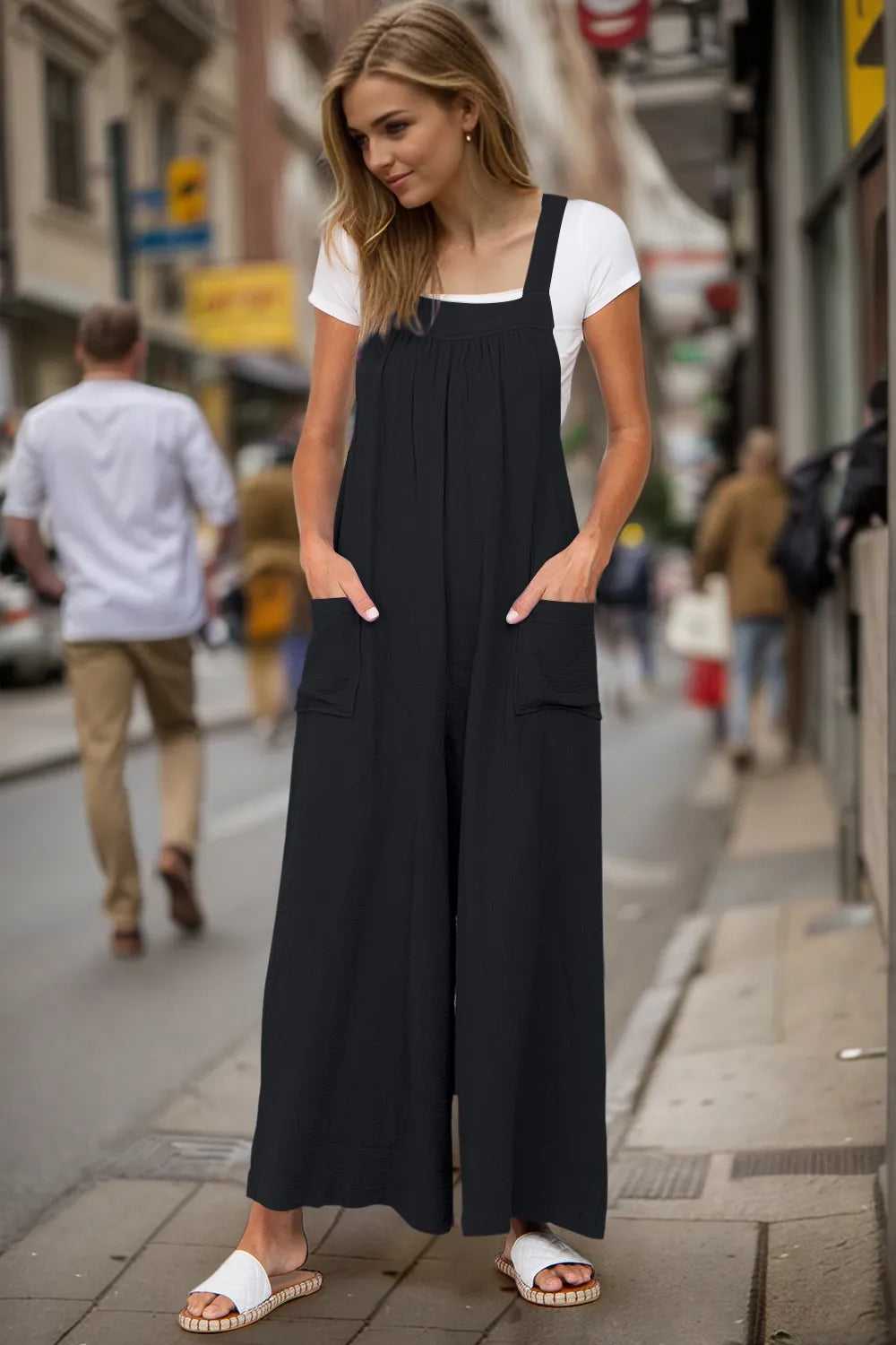 Cotton overalls pocket detail