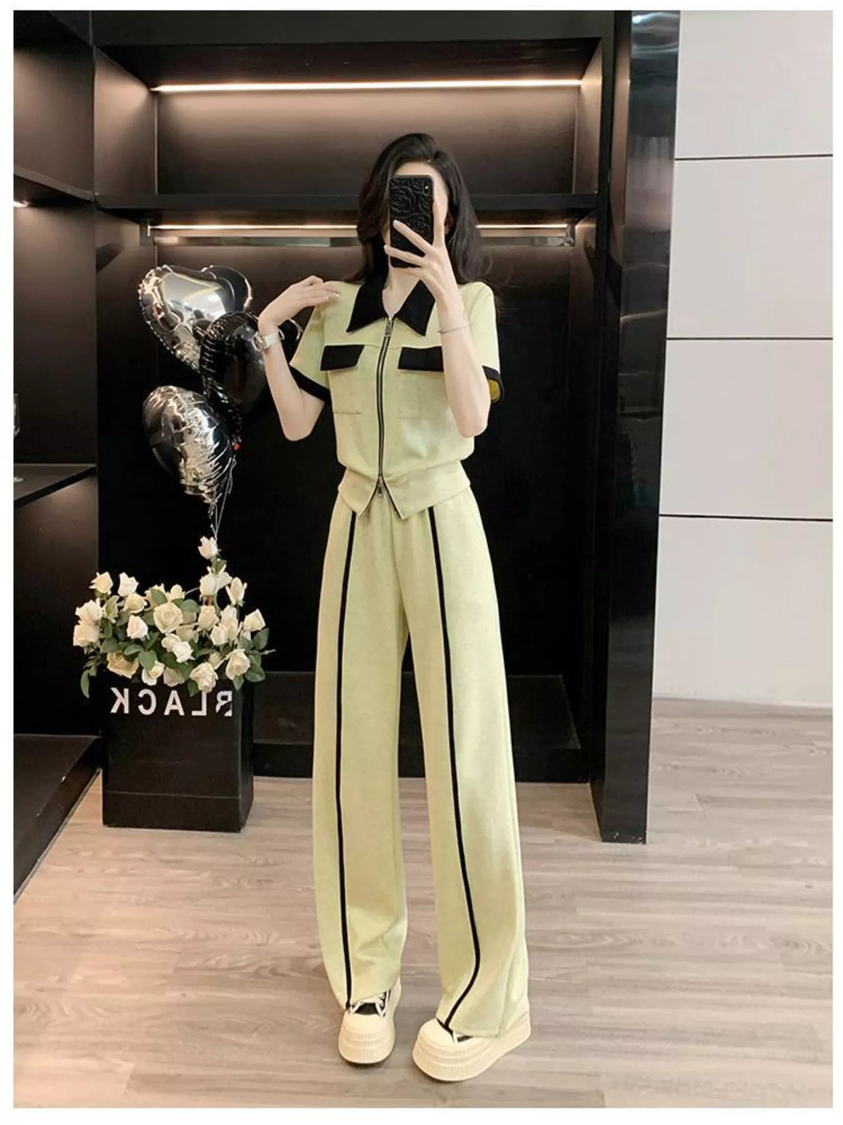 Wide leg pants set back view