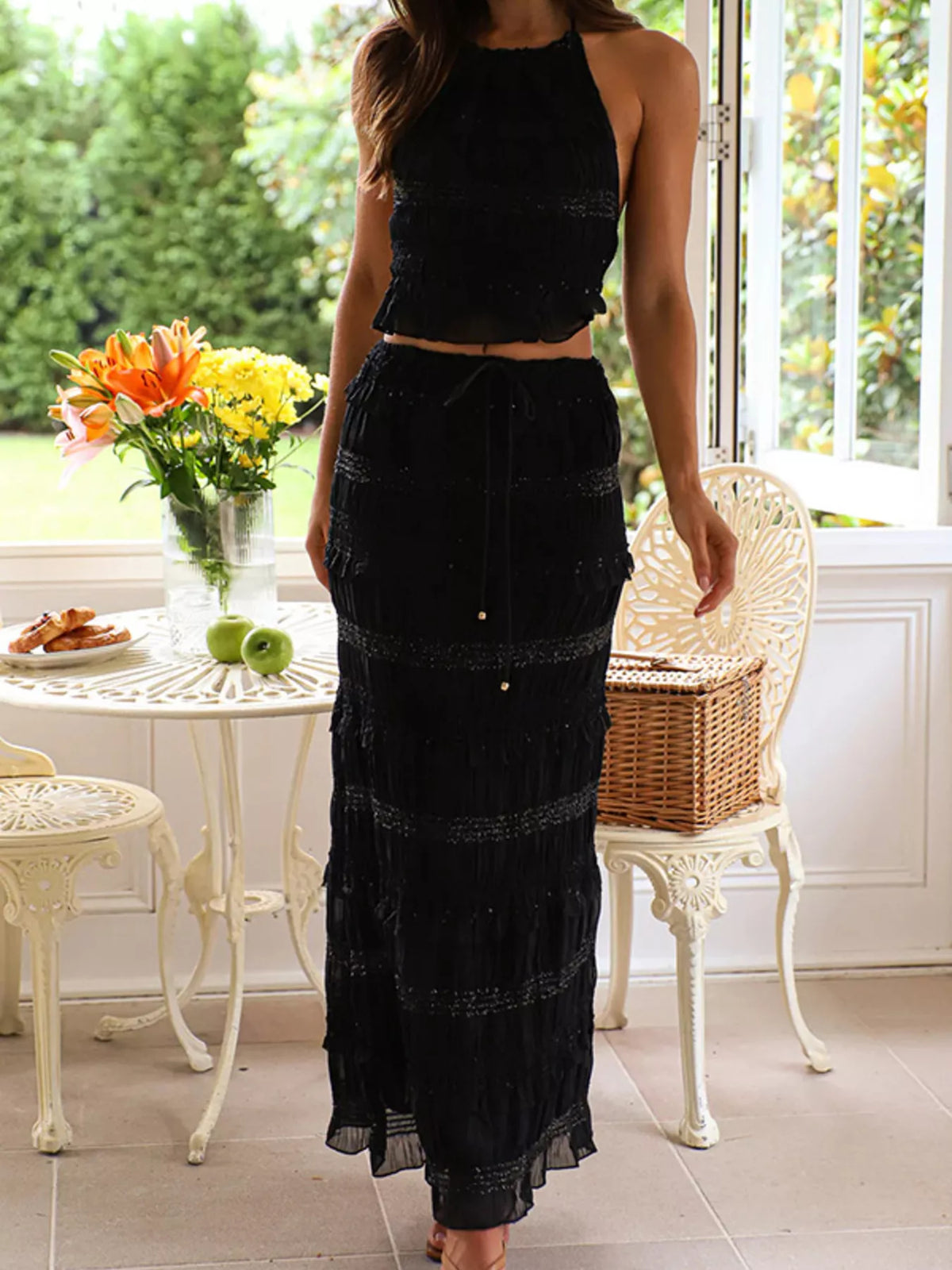 Maxi skirt set neckline detail