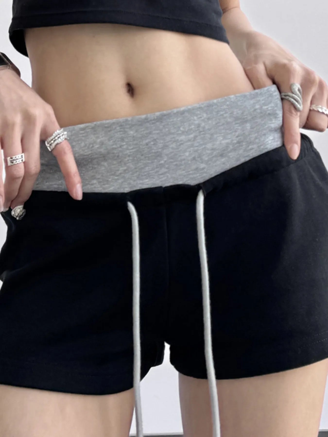 Drawstring Shorts with Contrast Waistband - Fashorio