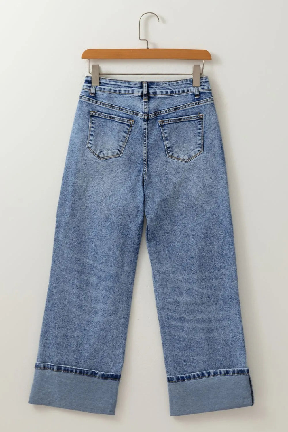 High waist detail on cuffed jeans