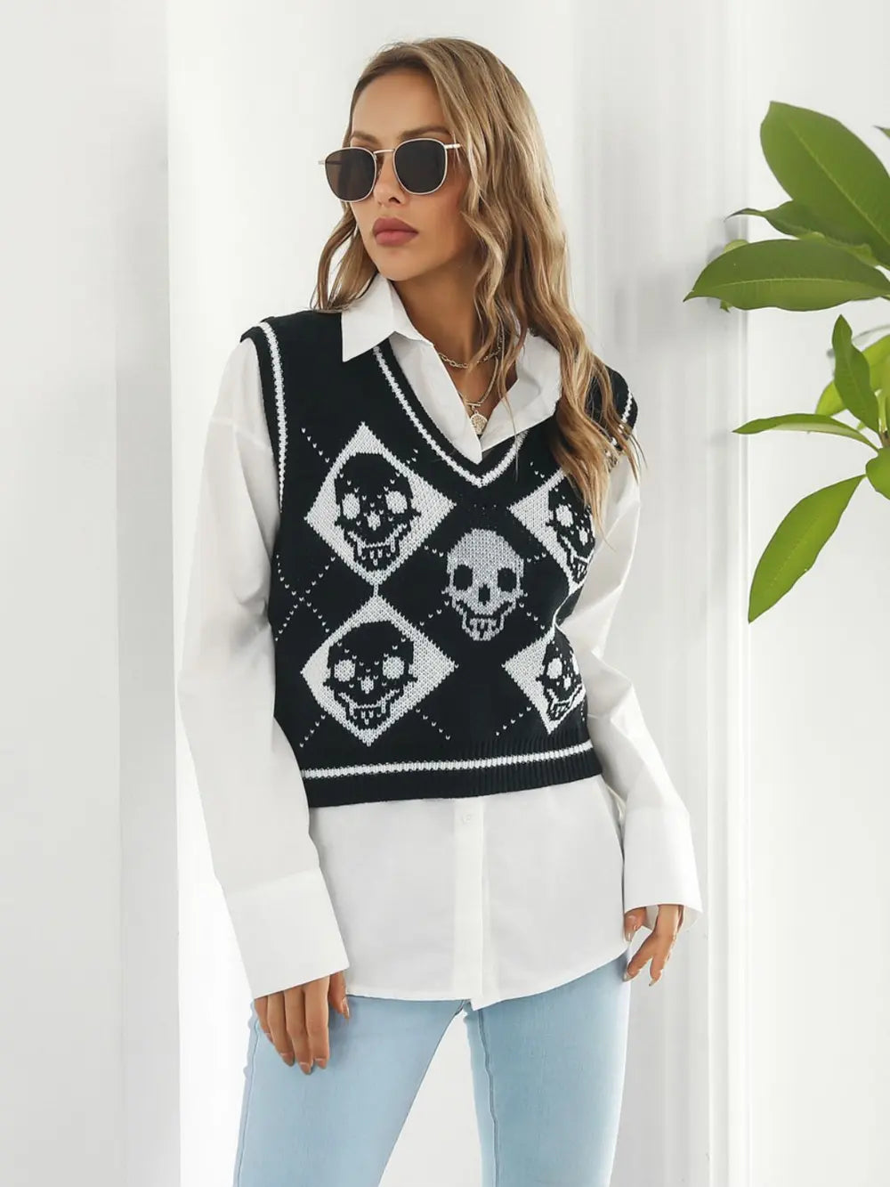 Skull Contrast V Neck Sweater Vest in Black and Blush detail