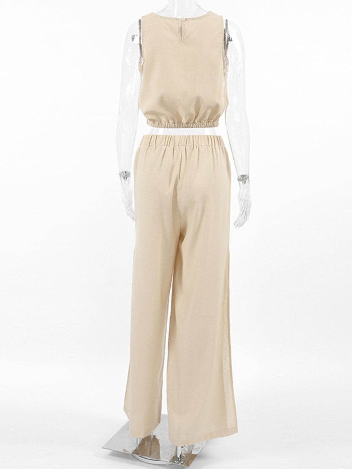 Slit pants from crop top two piece set detail