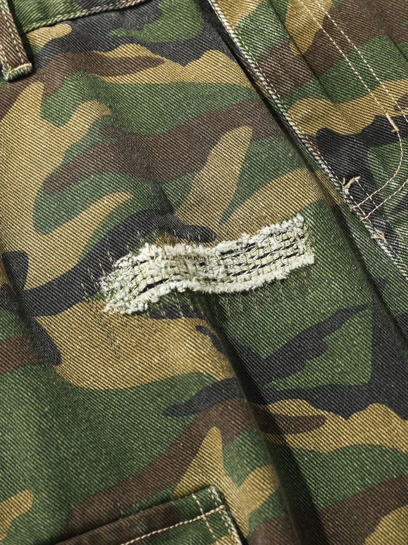 Men's Distressed Camouflage Cargo Shorts - Fashorio