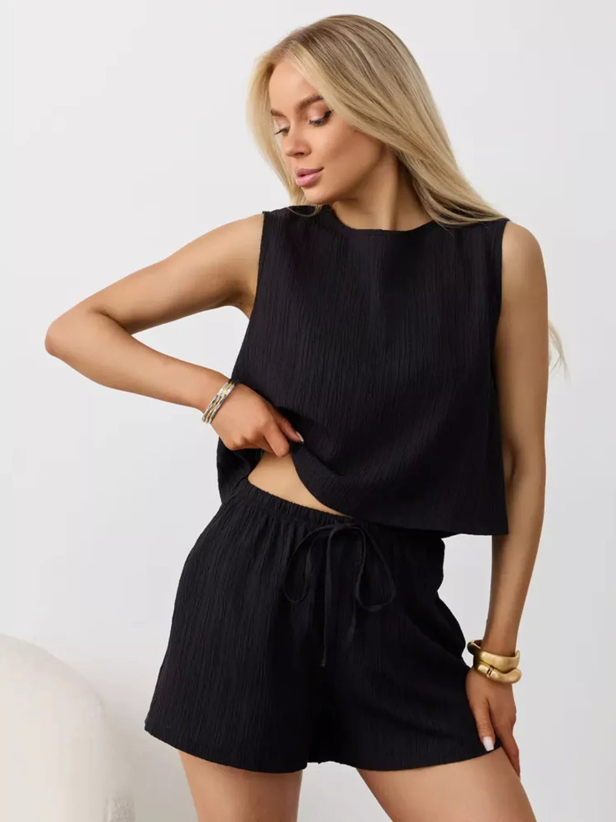 Textured tank set side profile