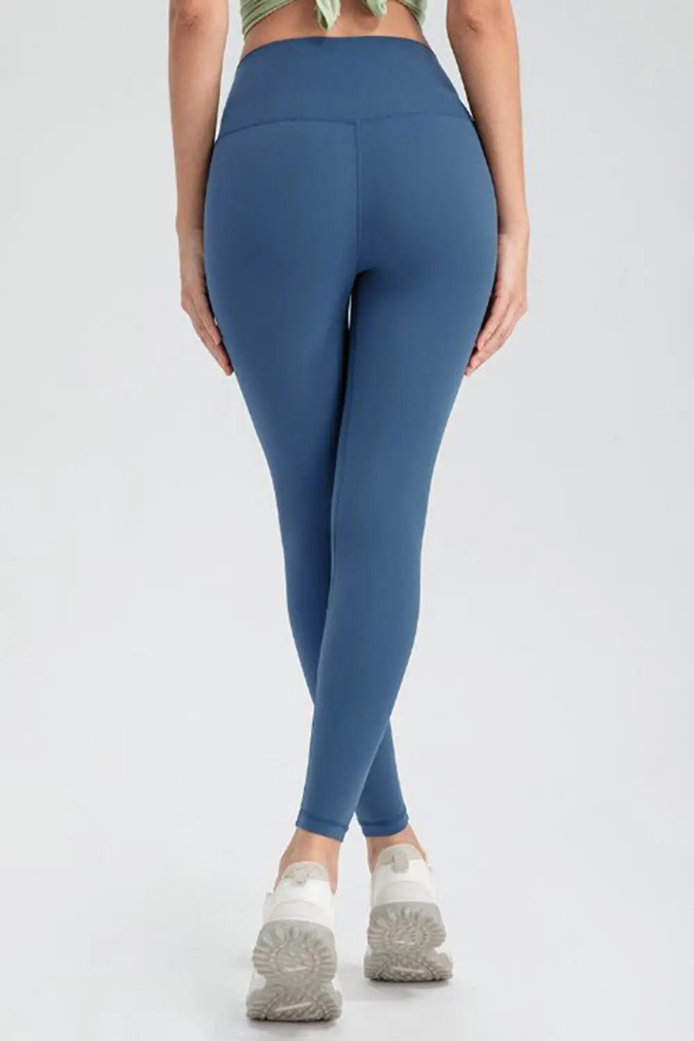 Slim fit leggings side view