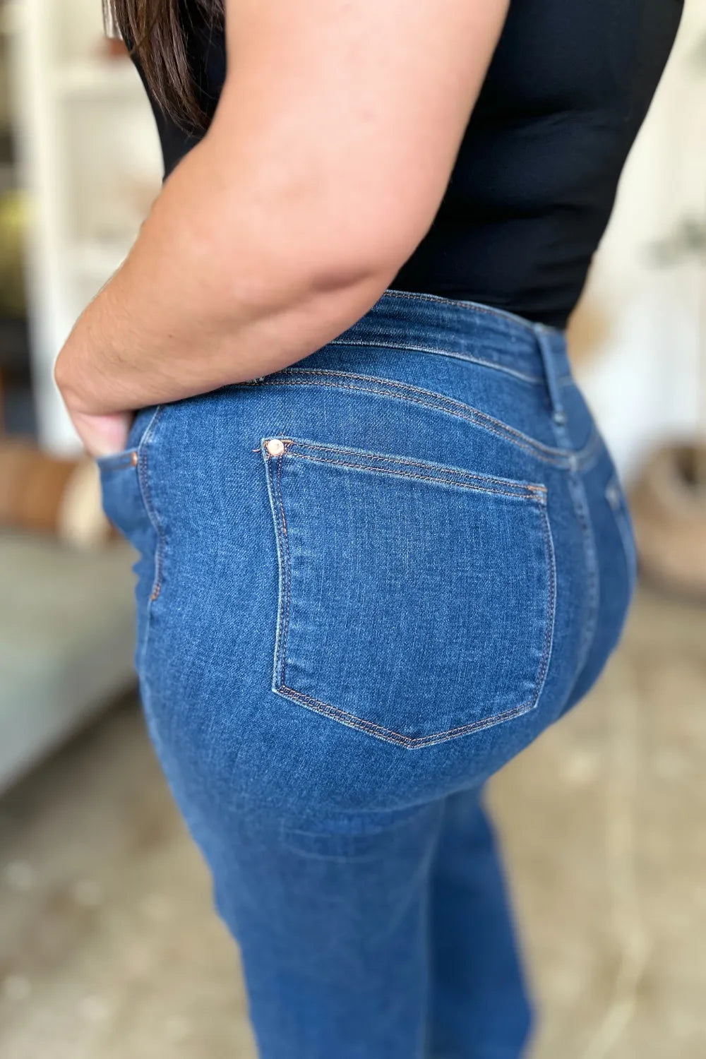 Front pocket detail of the womens jeans