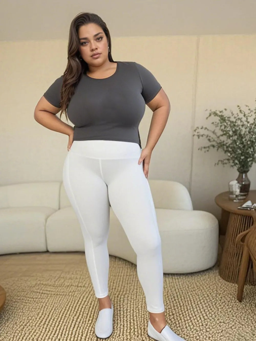 Sports leggings hem and ankle detail