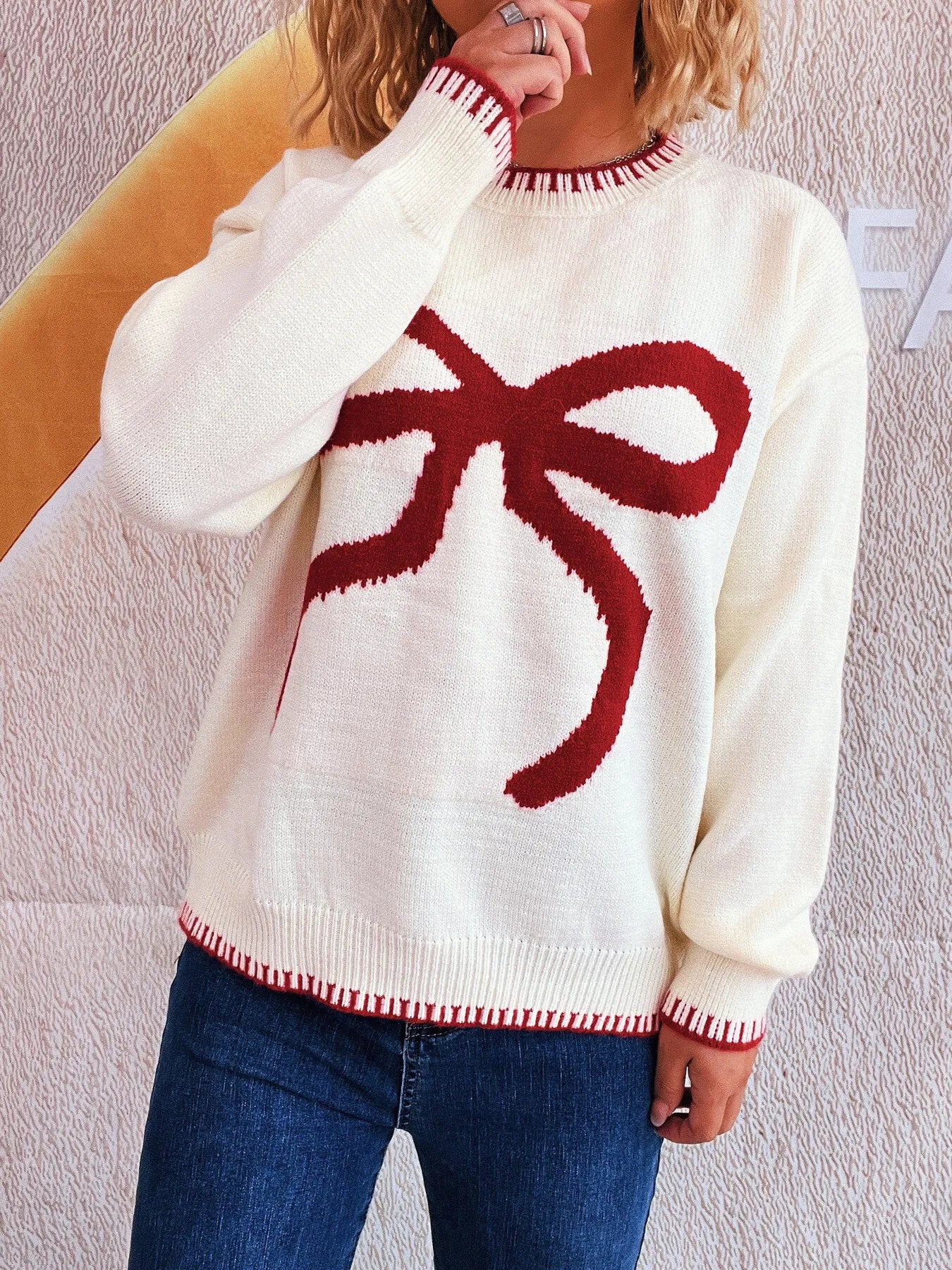 Bow Pattern Round Neck Sweater - Fashorio