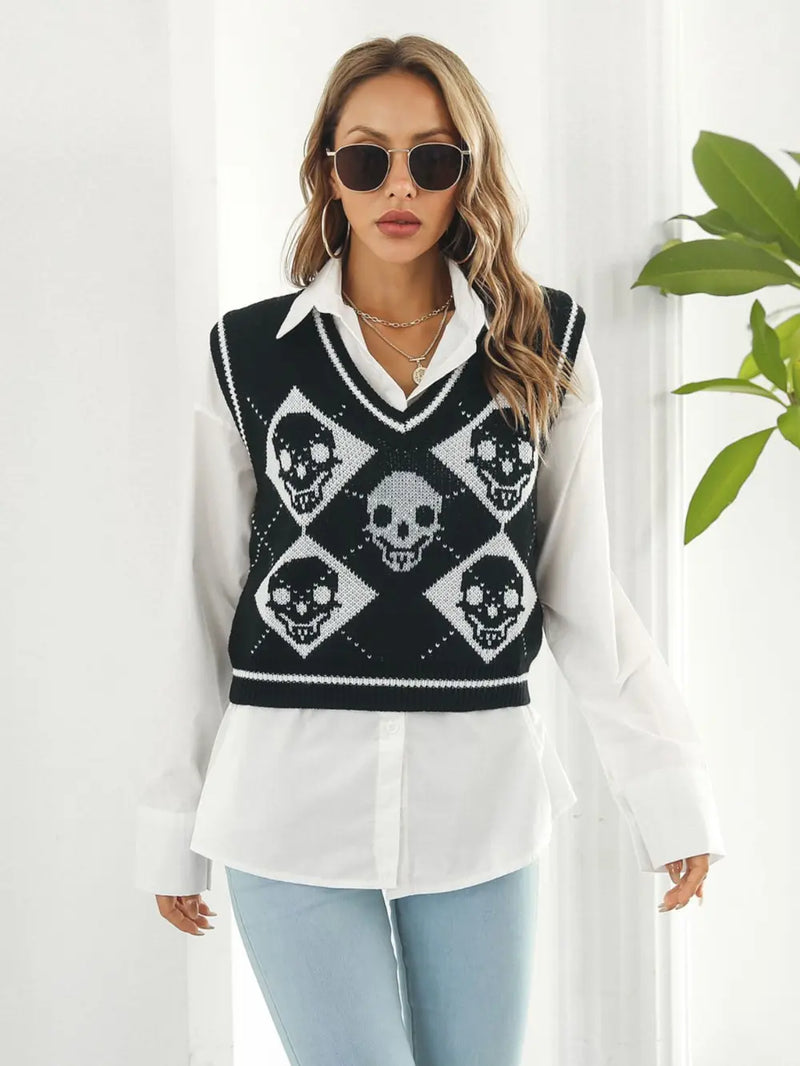 Skull Contrast V Neck Sweater Vest in Black and Blush
