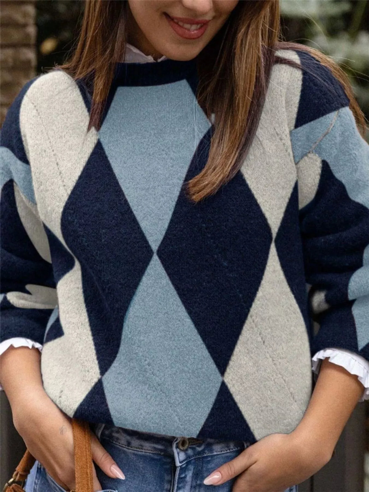 vintage argyle round neck sweater sleeve and cuff detail