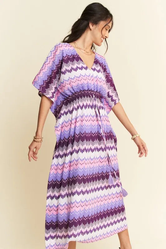 Wavy Print Tie Waist Flowy Dress in Lilac close up