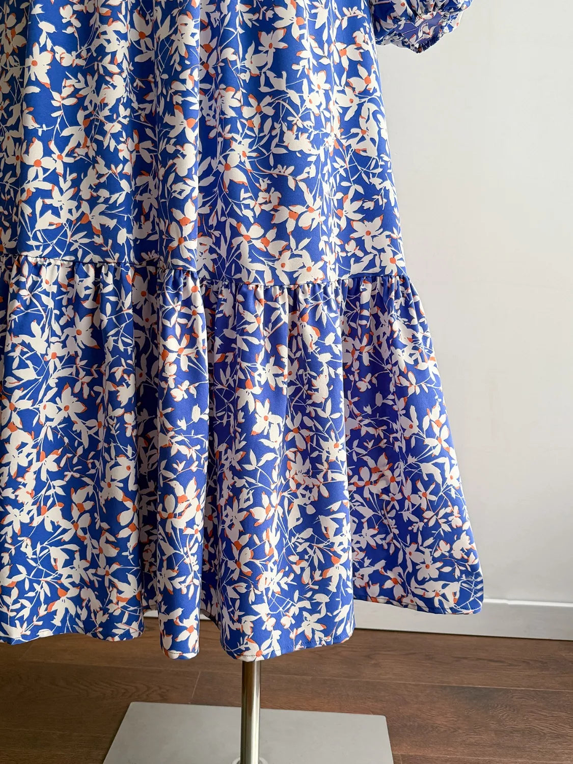 Plus size floral V neck long sleeve maxi dress detail of the fabric and print