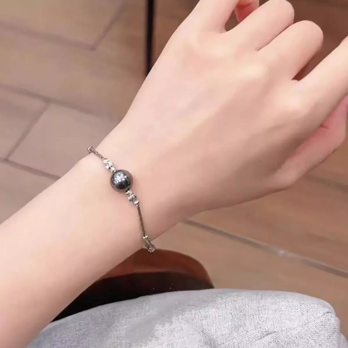 pearl accent chain bracelet side view