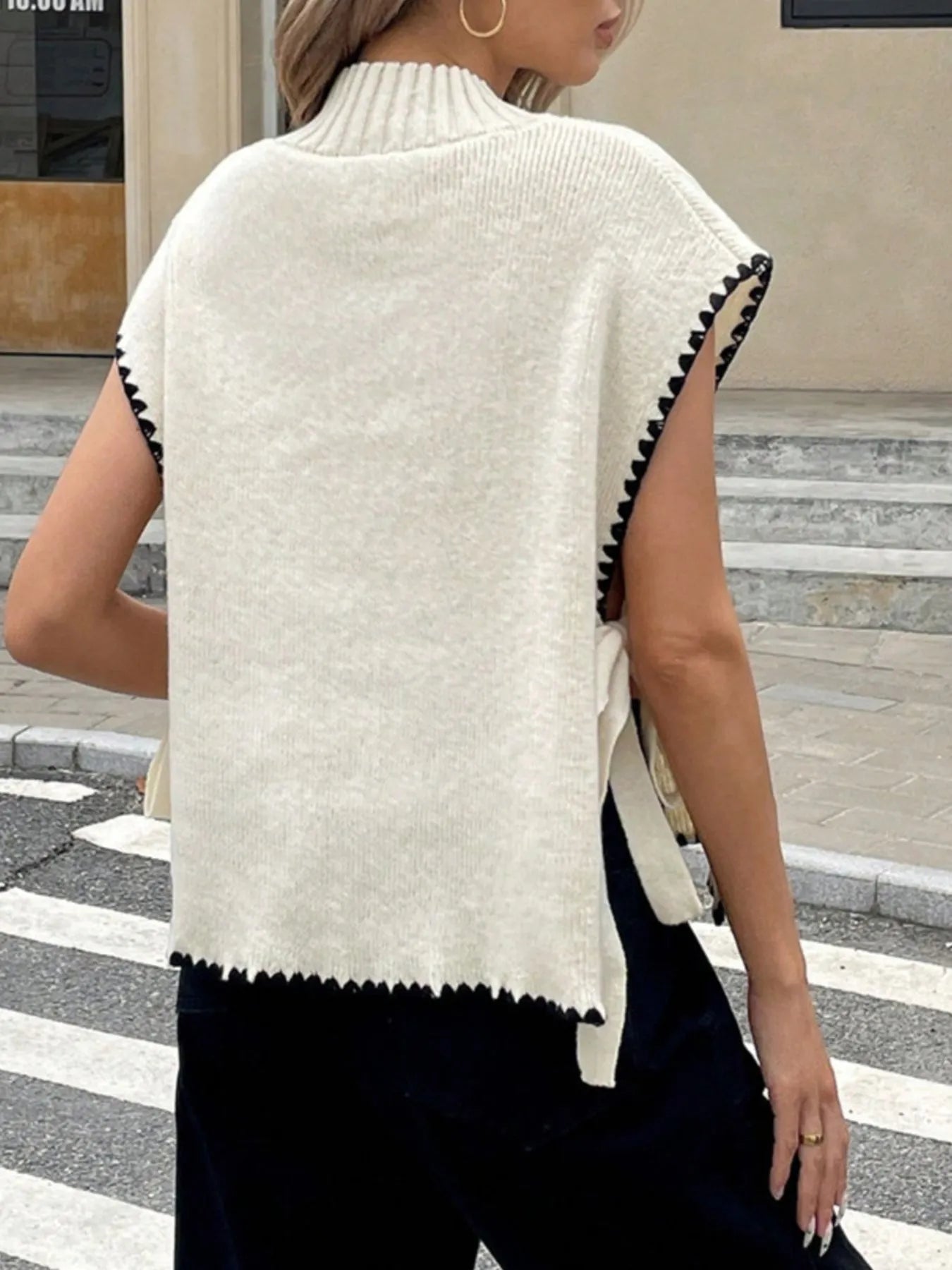 Ribbed Turtleneck Sweater Vest with Contrast Trim - Fashorio