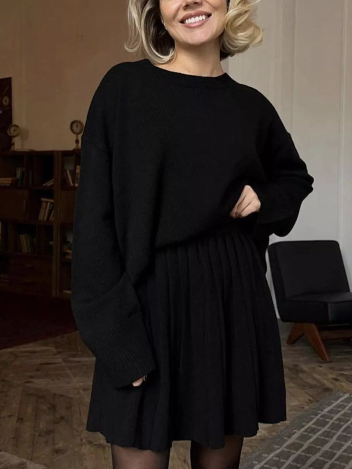 Round neck top and pleated skirt full outfit