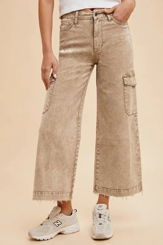 Annie Wear Raw Hem Wide Leg Jeans with Cargo Pockets – Trendy Denim - Fashorio