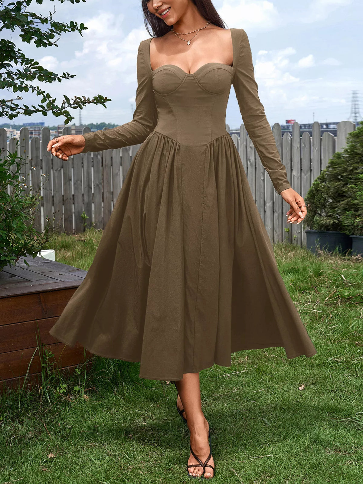 Sweetheart neck midi dress in another colour