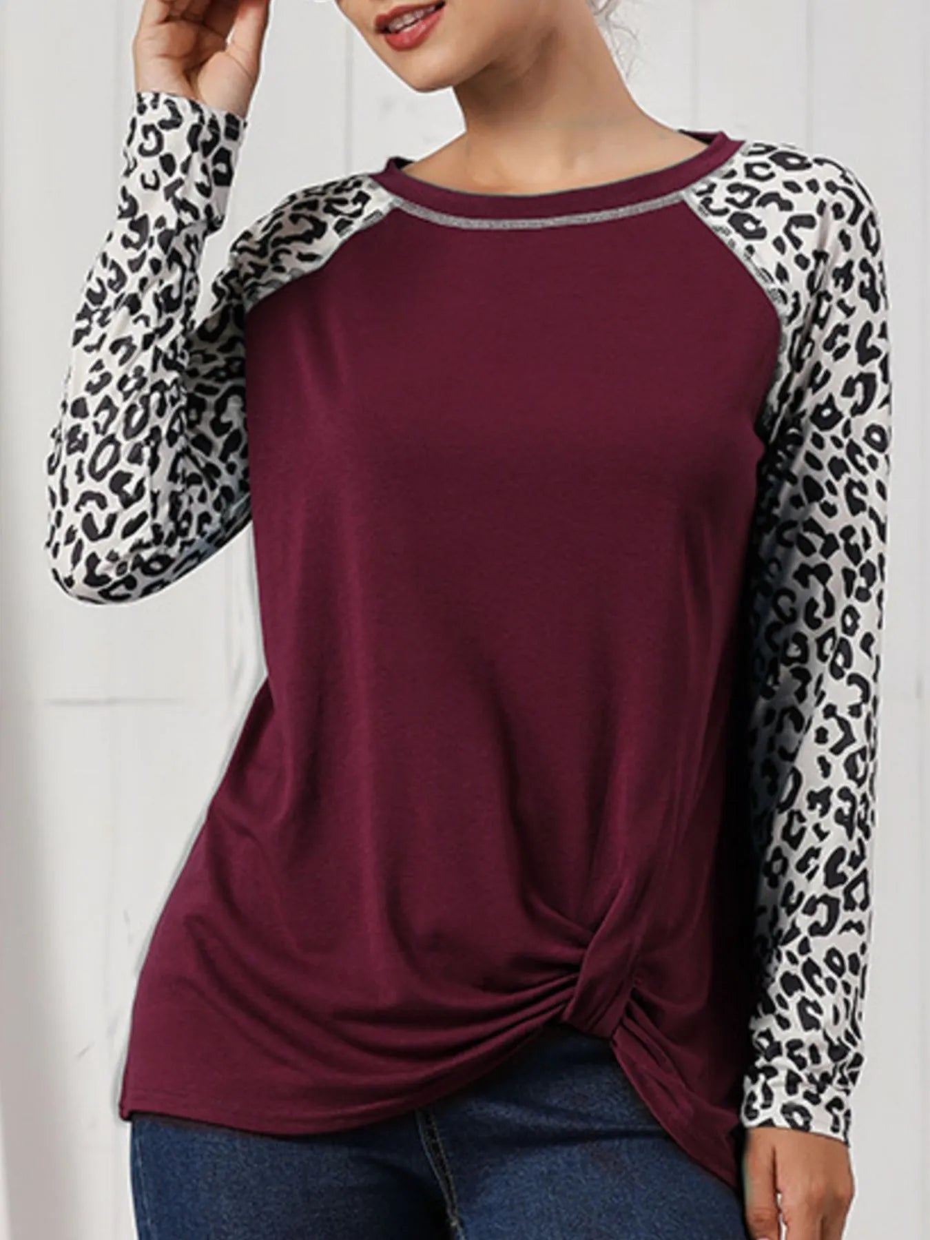 Leopard Print Raglan Sleeve Twist Hem T-Shirt - Fashorio