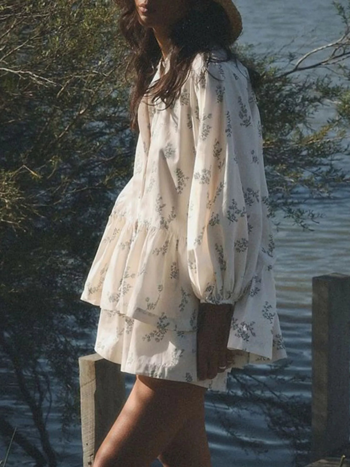 Floral balloon sleeve top detail