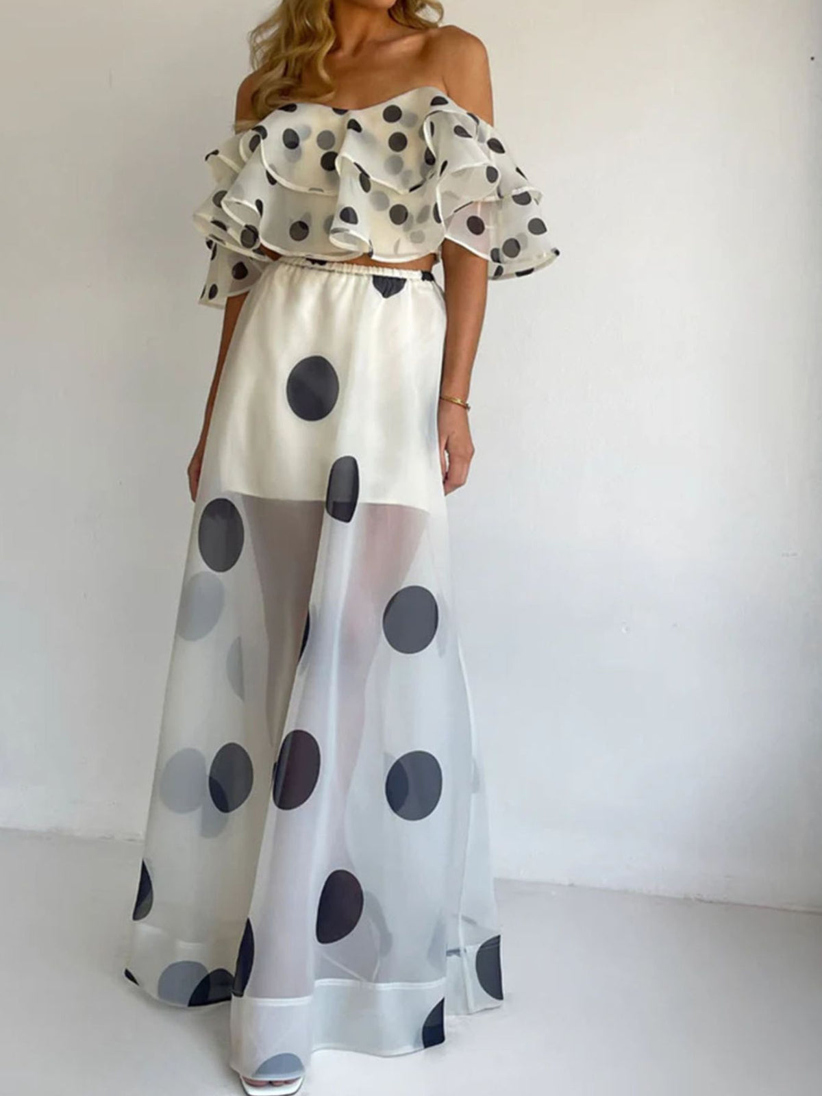 Ruffle crop top polka dot detail