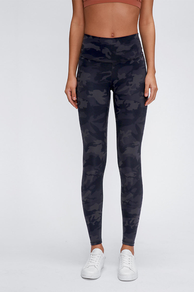 seamless wide band sports leggings front view