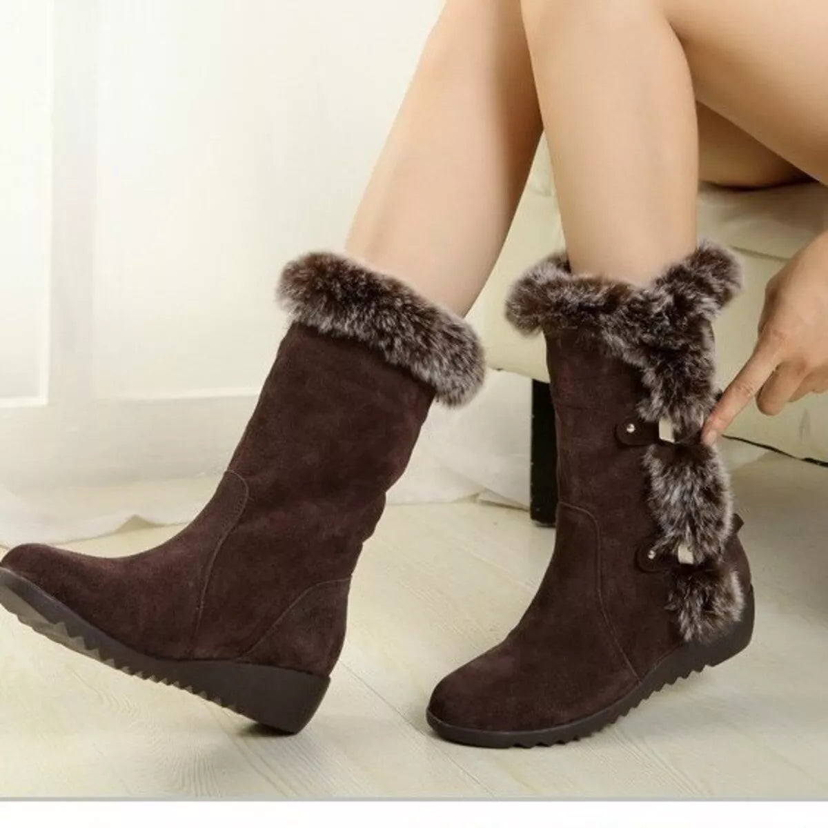 Fur Trim Round Toe Boots heel and sole detail