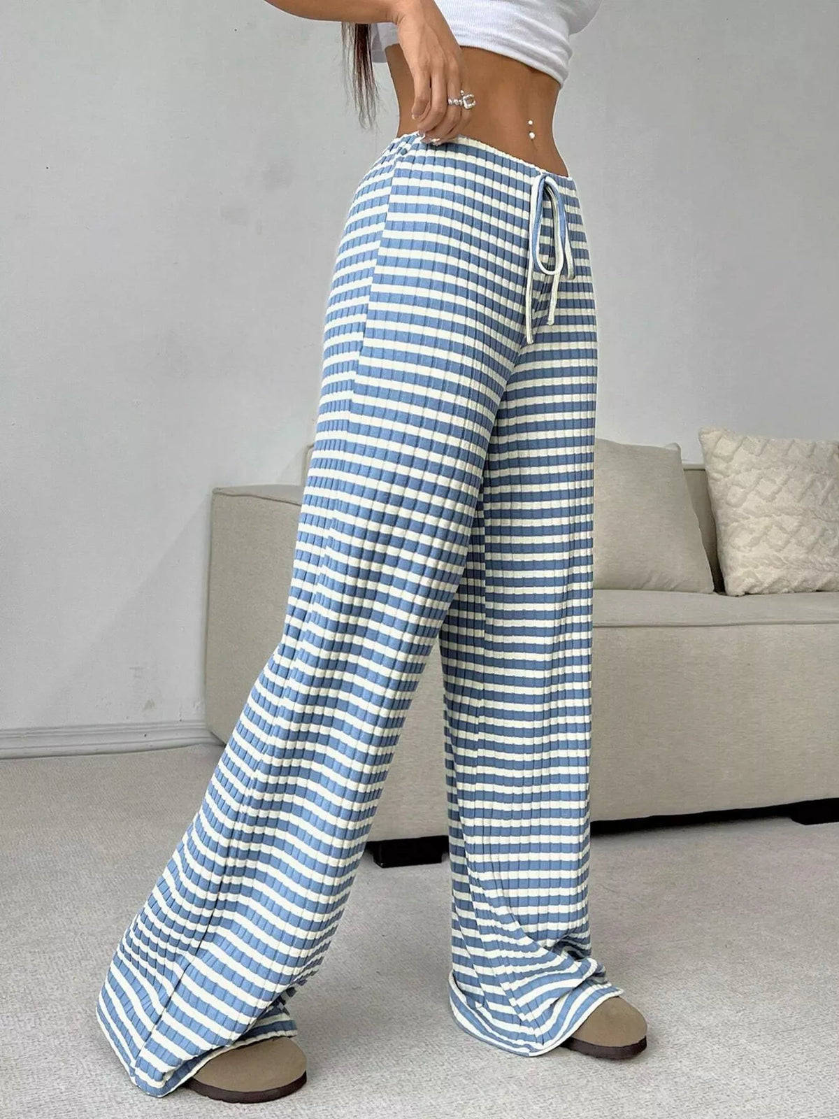 Wide leg drape detail