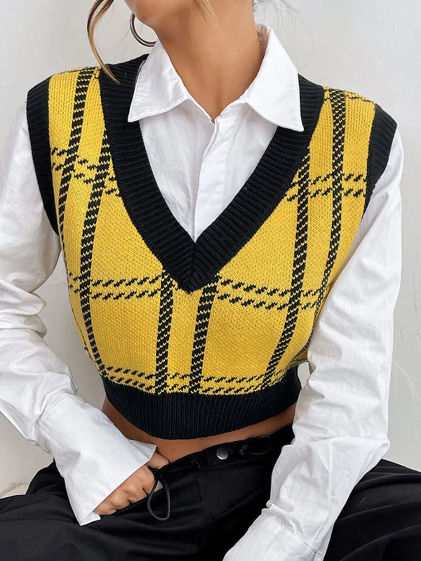 Plaid V-Neck Cropped Sweater Vest - Fashorio