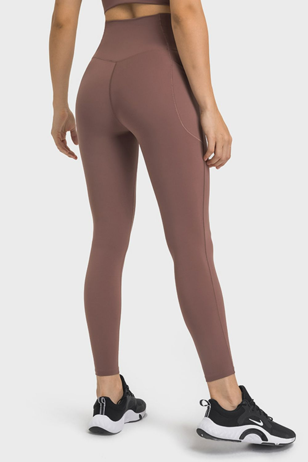 V Waist Yoga Leggings with Pockets waistband detail