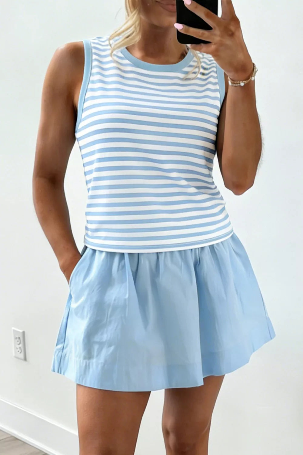 Slim stripe tank detail close up
