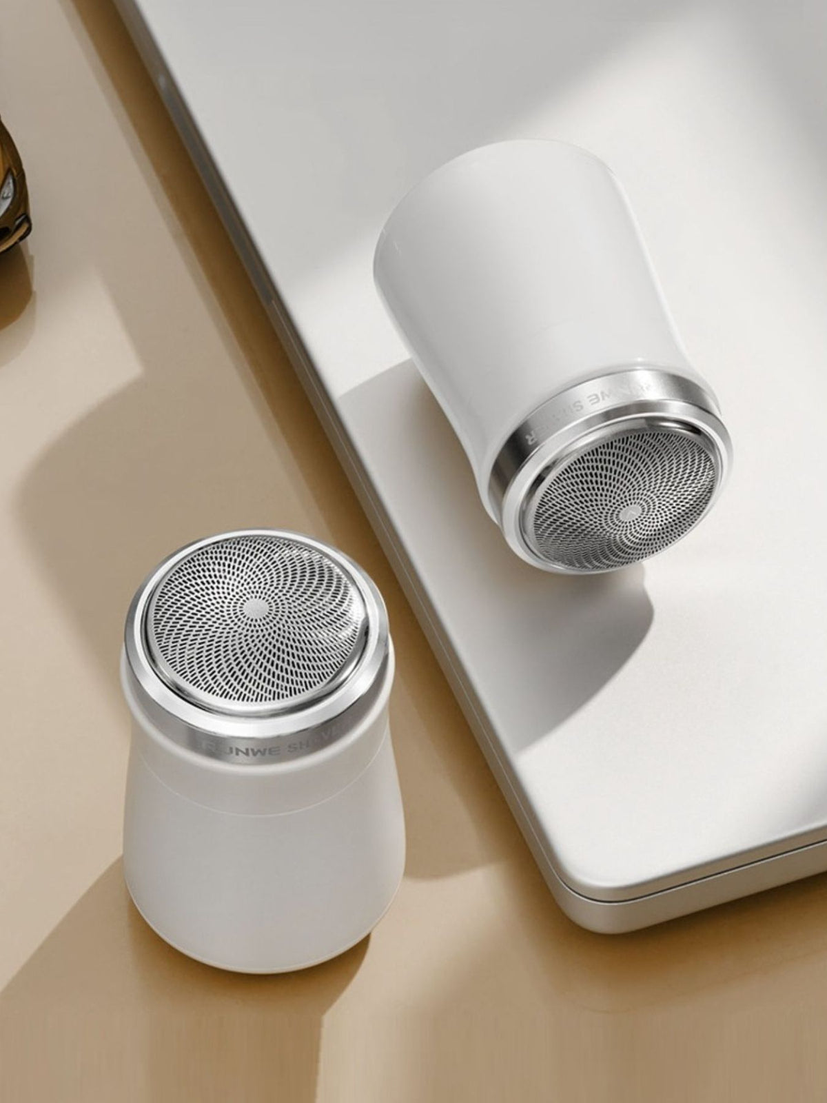 Epilator under running water