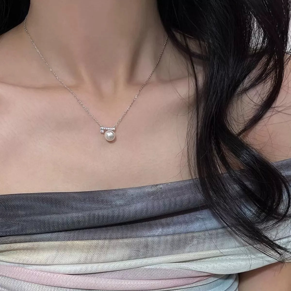 Pearl Pendant Necklace side view