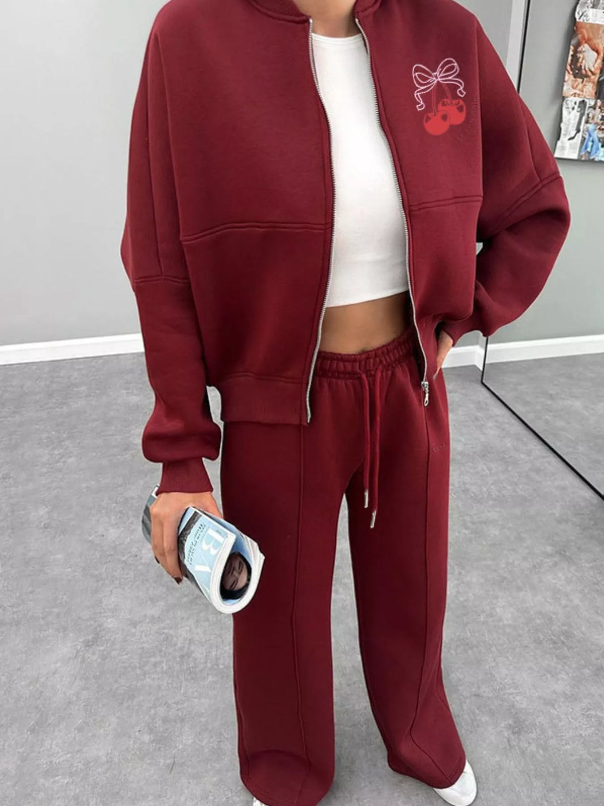 Drawstring pants waist detail