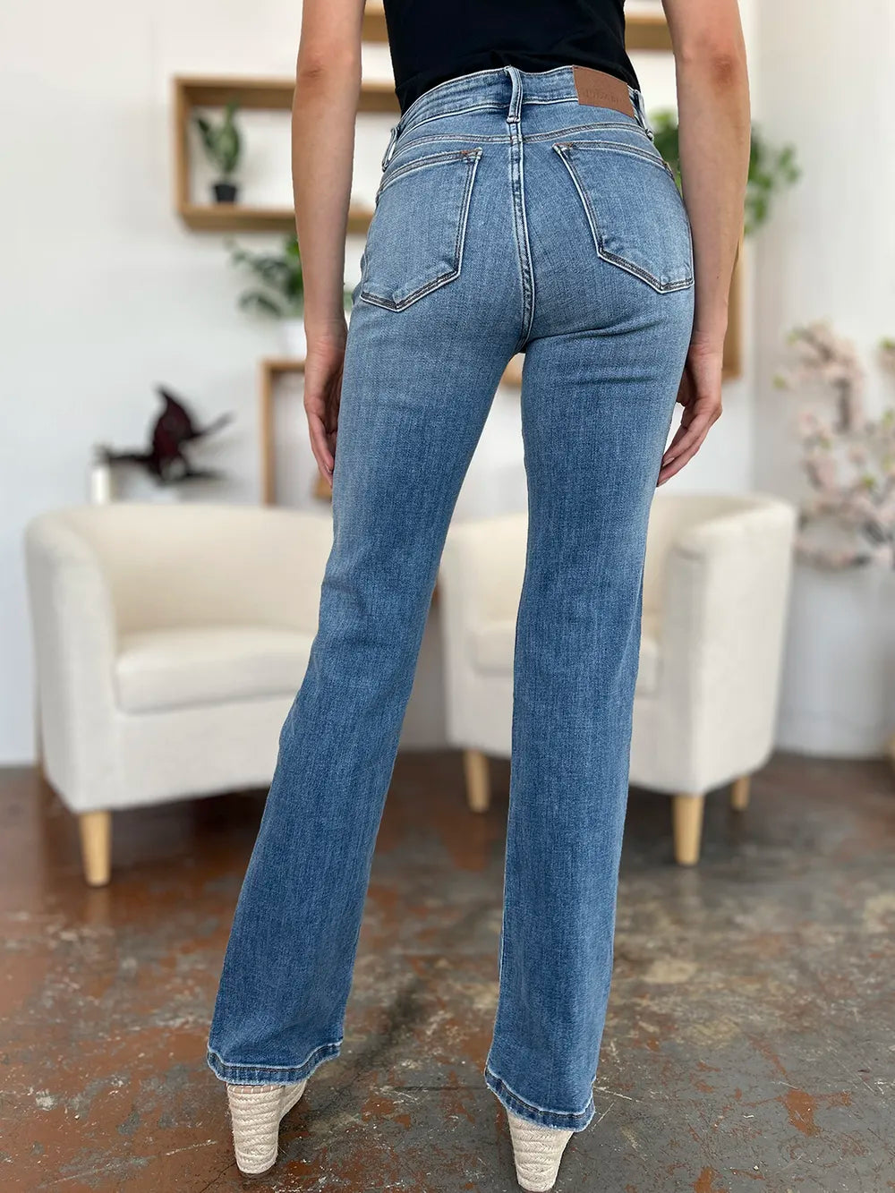 Judy Blue Mid Rise Straight Jeans on model
