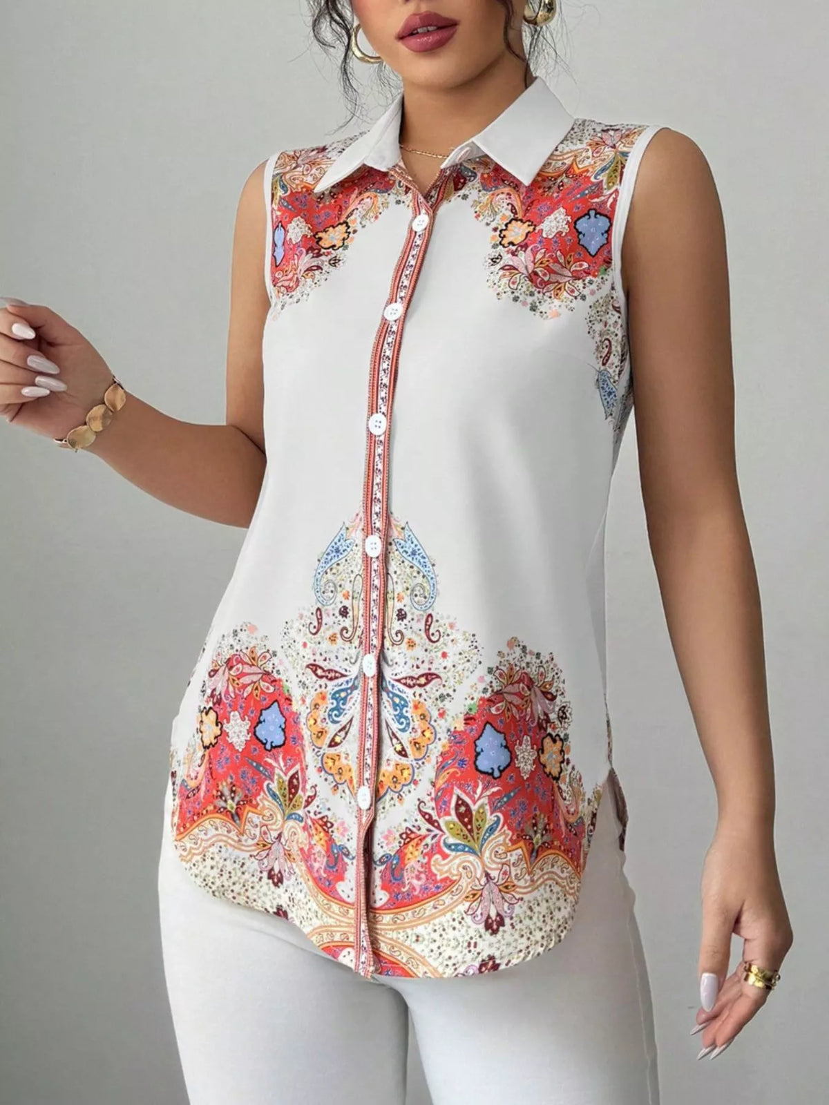Print detail on a sleeveless shirt color option