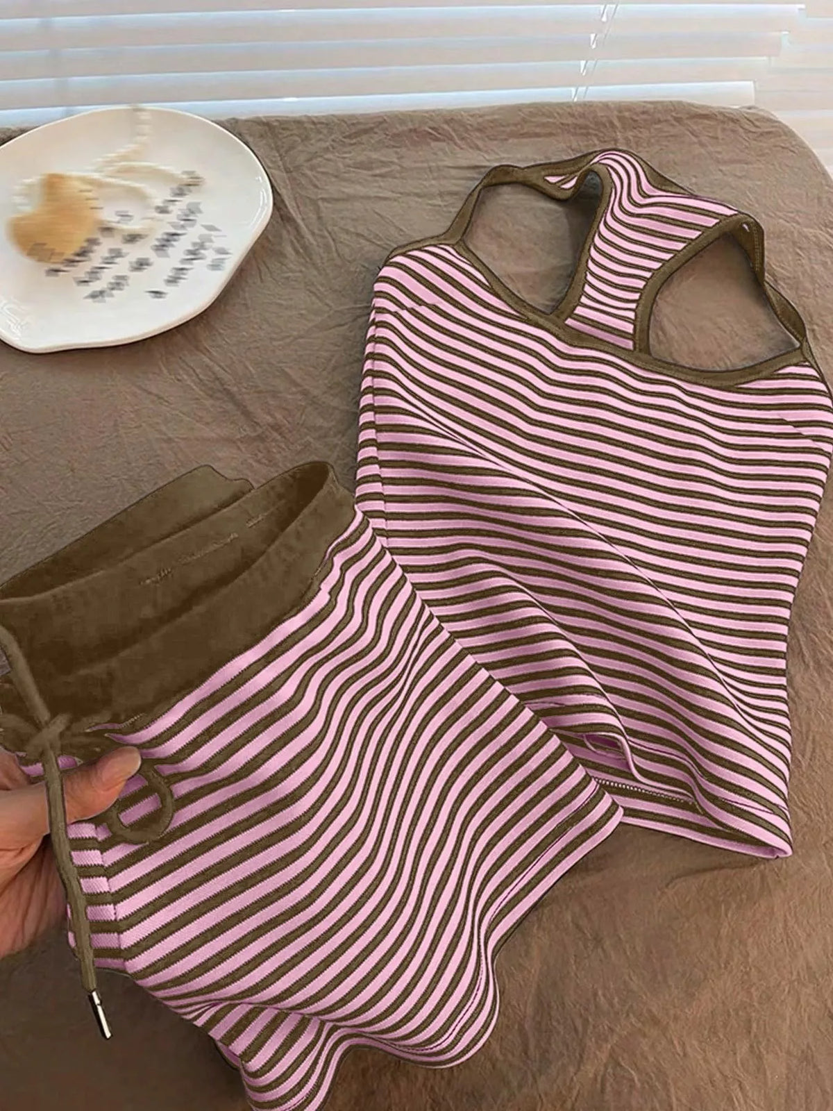 Striped tank top and shorts set detail
