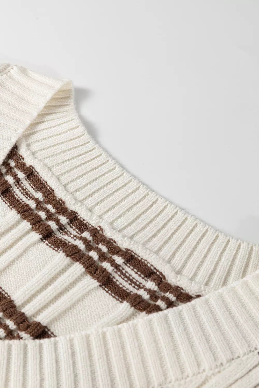 Geometric Textured Cropped V Neck Sweater Vest in Beige styled look