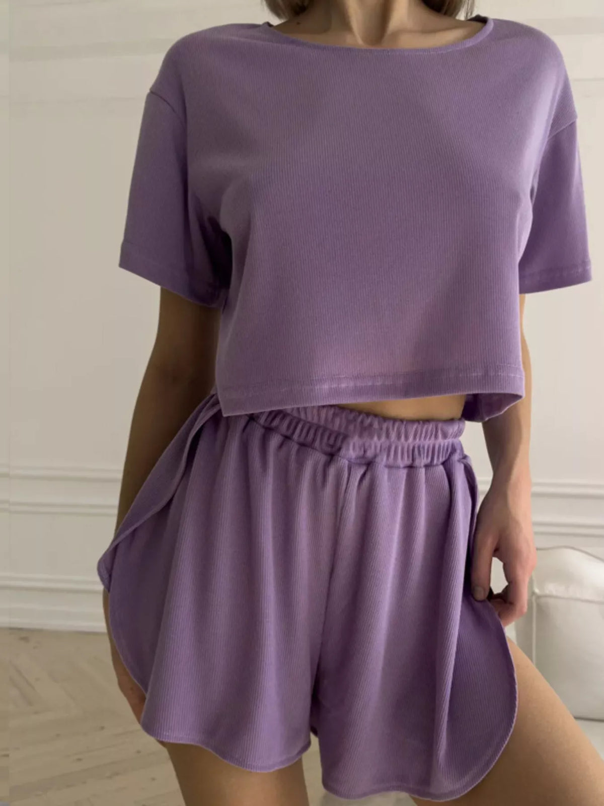 Matching round neck tee and shorts set detail