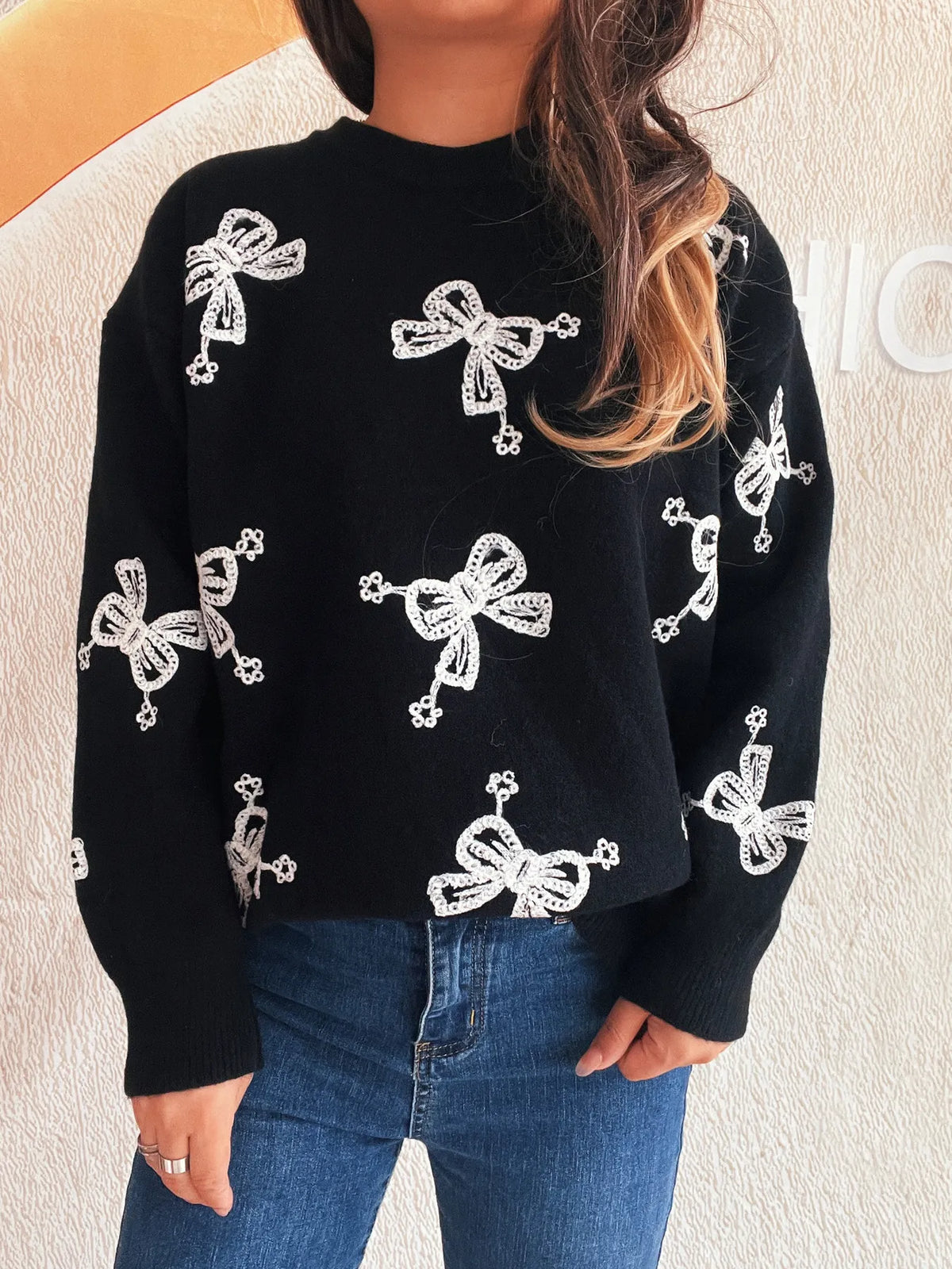 Bow Round Neck Long Sleeve Sweater knit texture detail