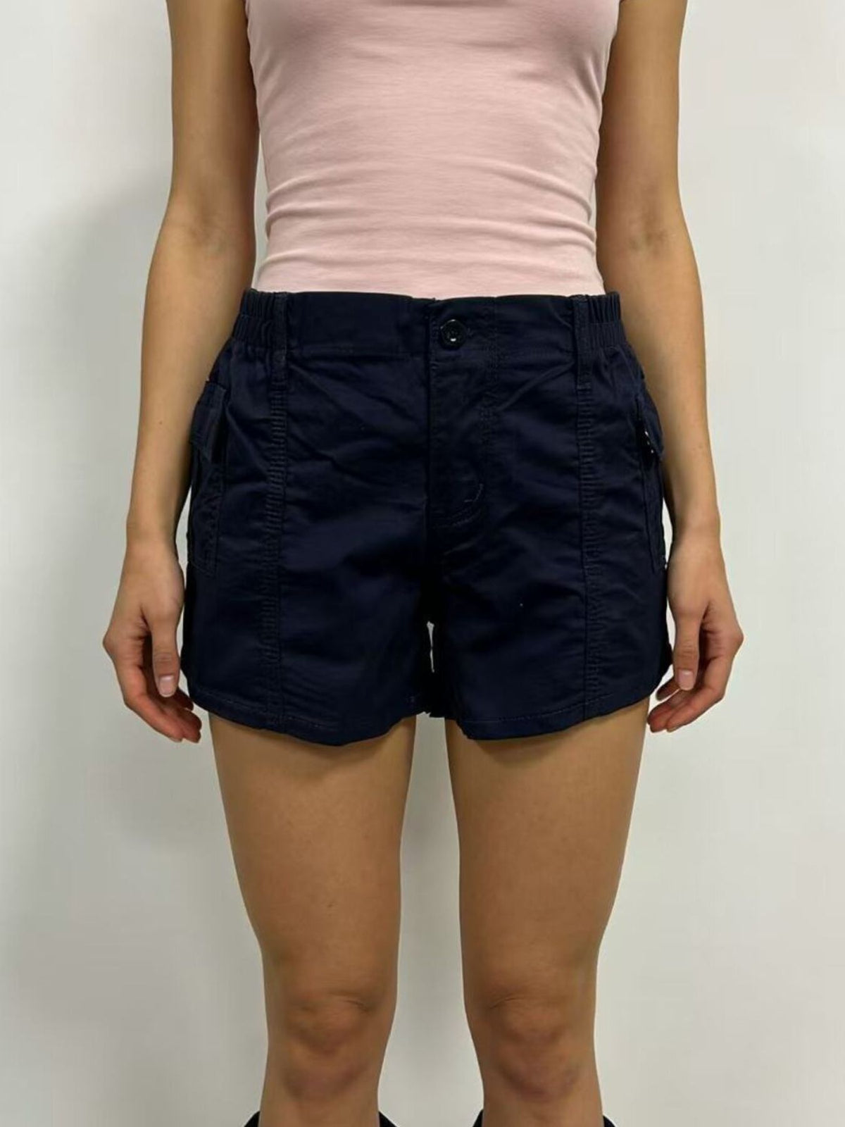 Pocketed shorts full styled look