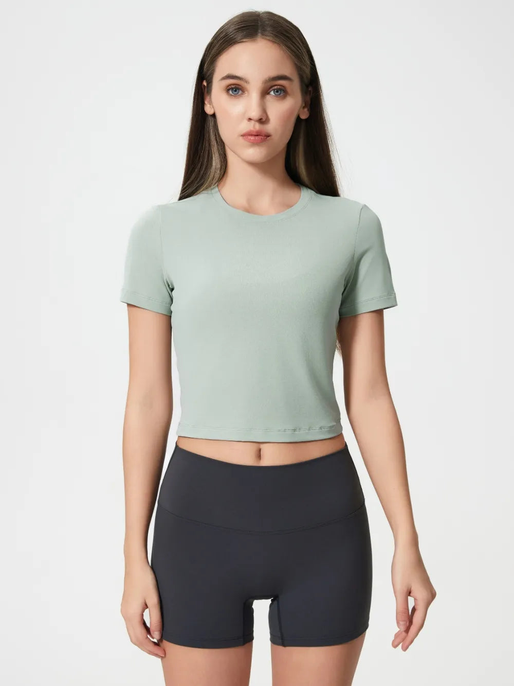 round neck short sleeve active tee close up detail