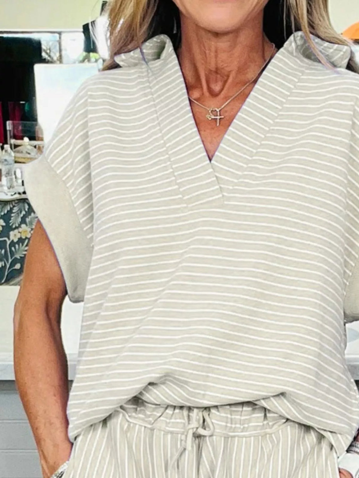 Dolman sleeve polo collar detail